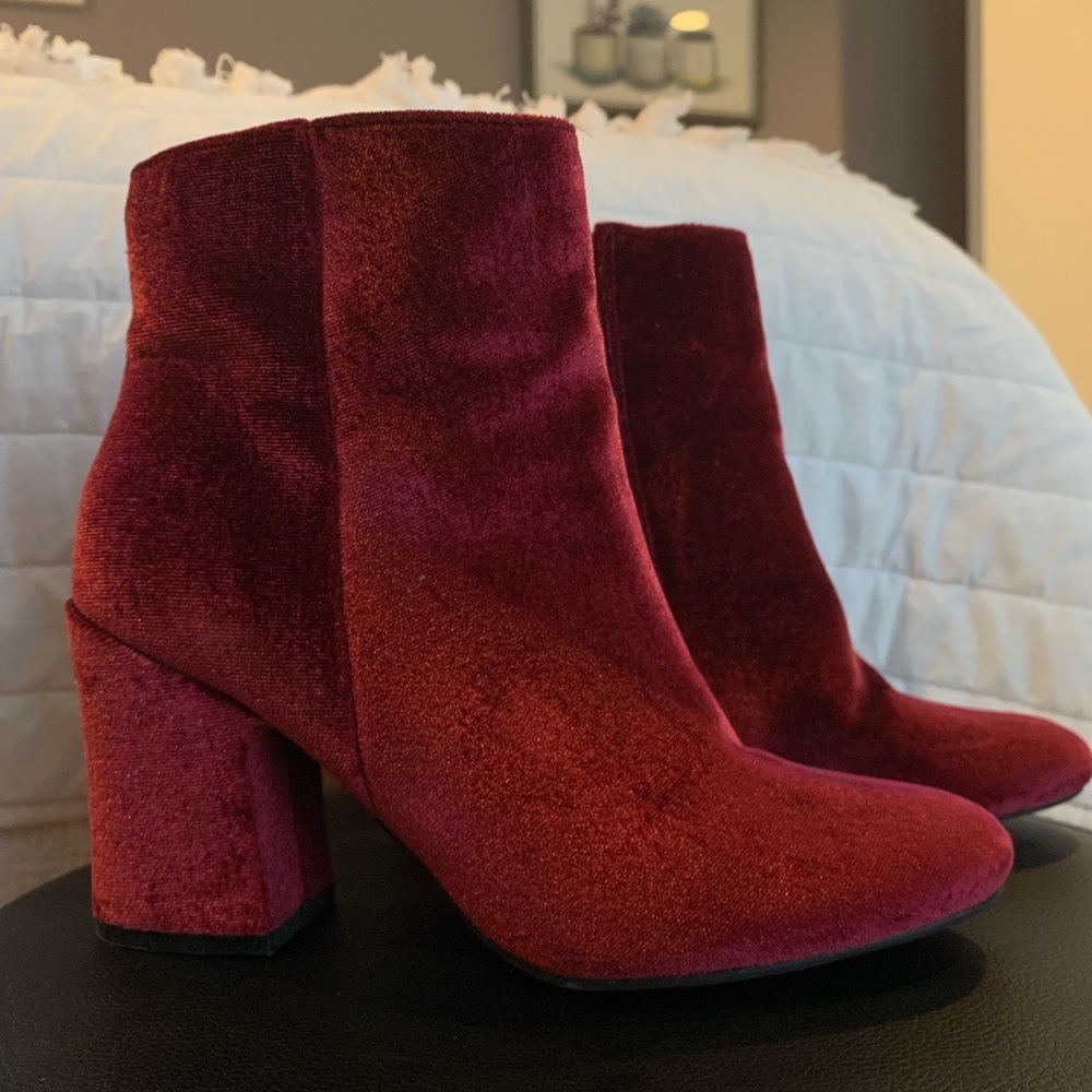 Velvet boots